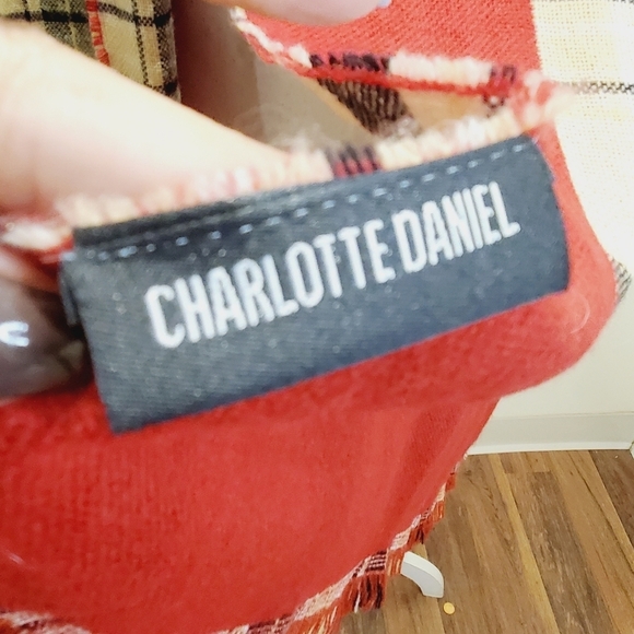 CARLOTTE DANIEL women's  large red plaid reversible Scarf - Picture 7 of 8